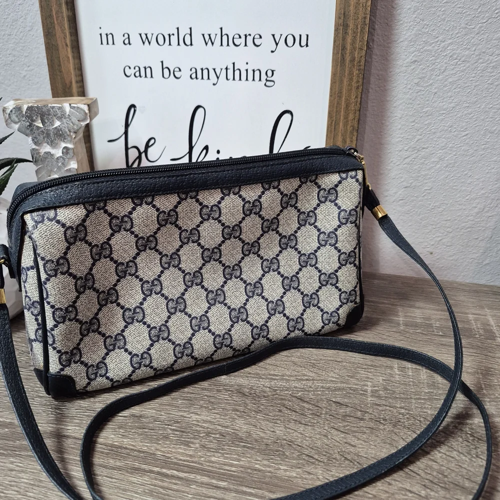 Gucci Vintage Crosbody Bag In Great Condition, 100% Authentic - Picture 6 of 11